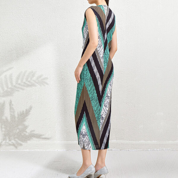 Printed Geometric Sleeveless Round Neck Slim Fit Long Dress - Image 2