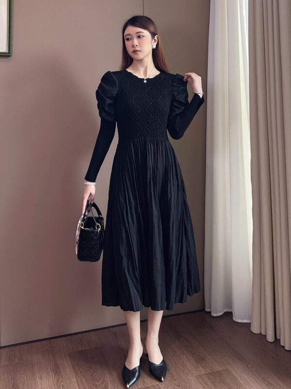Round Neck Slimming Long Sleeve Solid Color Dress - Image 2